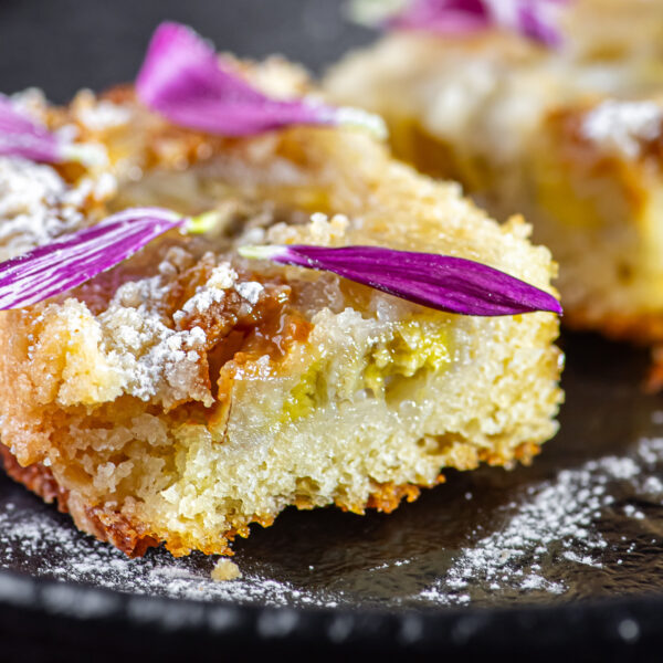 cuca de banana com doce de leite